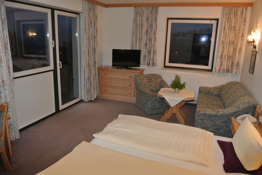 Hotel Gruberhof Innsbruck Igls B&B Esterno foto