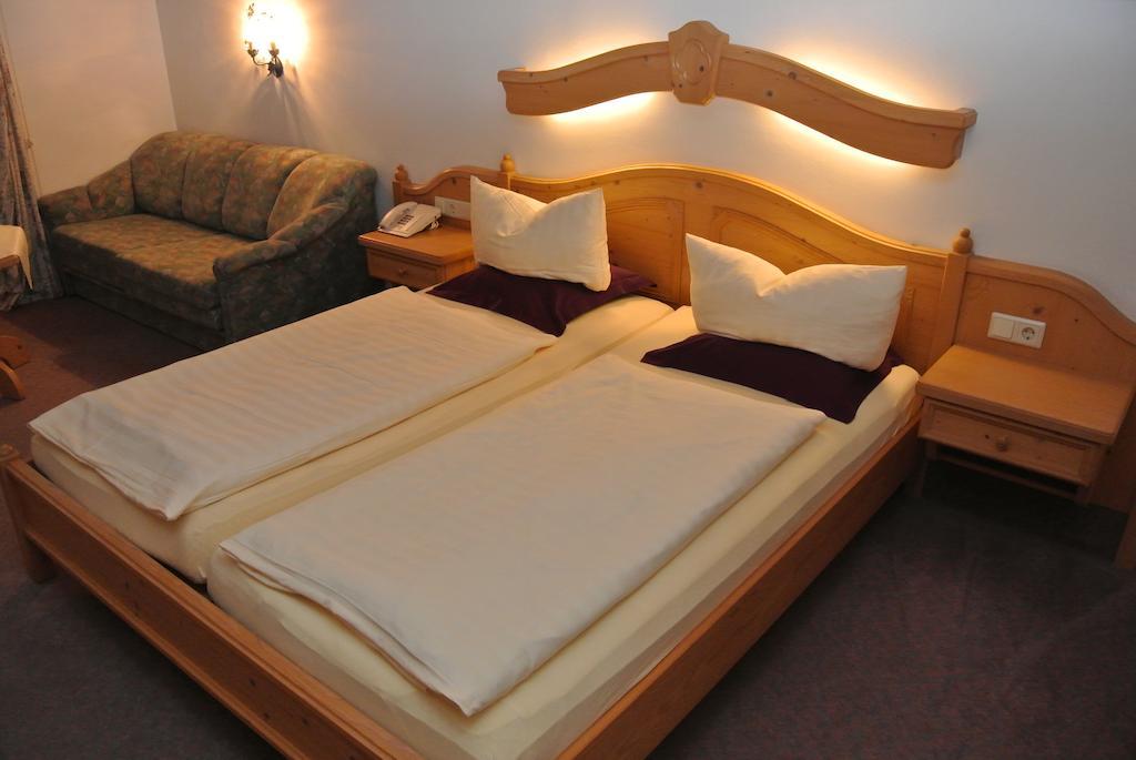 Hotel Gruberhof Innsbruck Igls B&B Esterno foto