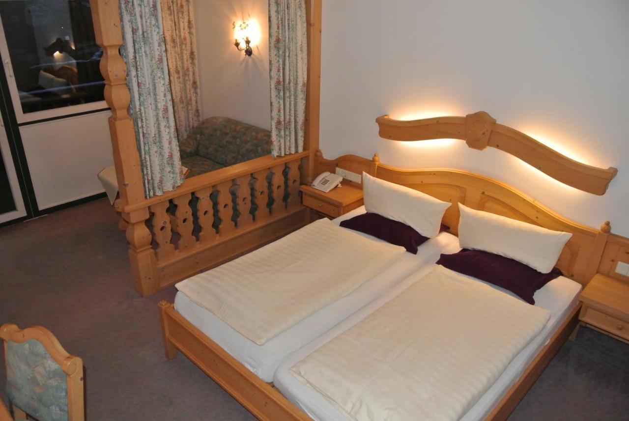 Hotel Gruberhof Innsbruck Igls B&B Esterno foto